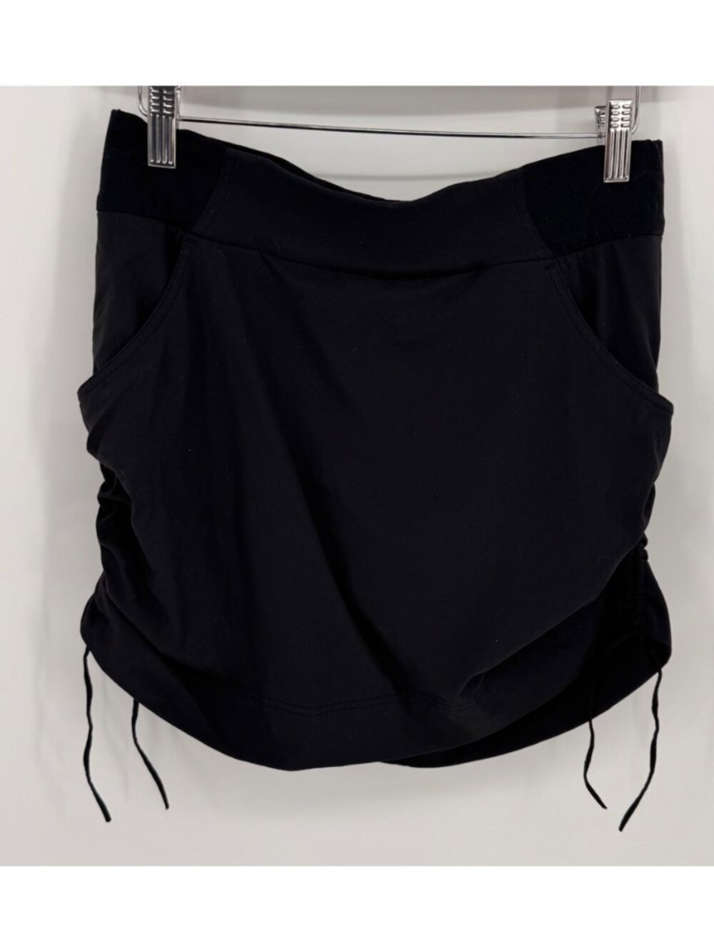 Columbia Black Women's All Seasons Ruched Skort Size Medium with Pockets - Picture 2 of 11